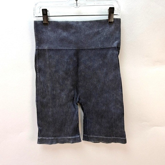 Aura Pants - Aura Juniors Activewear Biker Shorts Size S/M Gray Ribbed High Rise Stretch